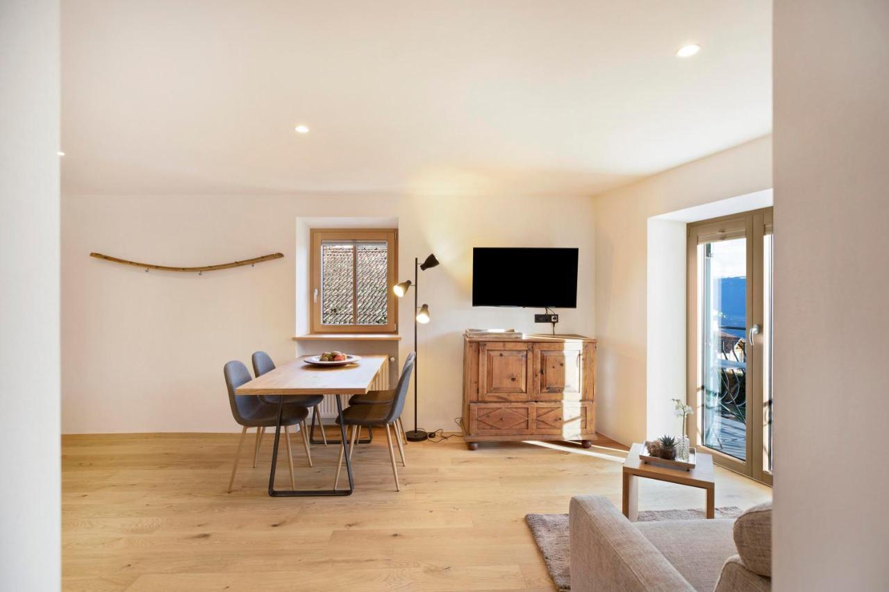 Brantenhof Ferienwohnung Vinea Cortaccia Exterior foto